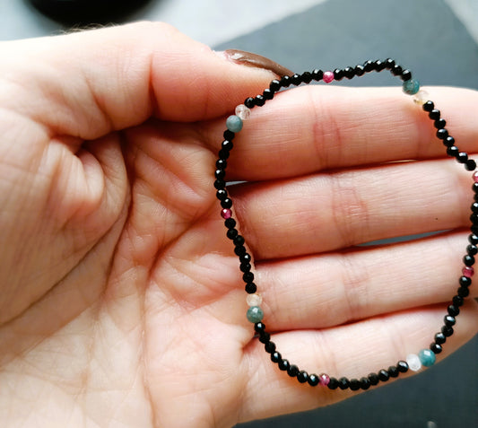 🌍 Bransoletka „Cztery Siły Natury” – turmalin, apatyt, cytryn, granat