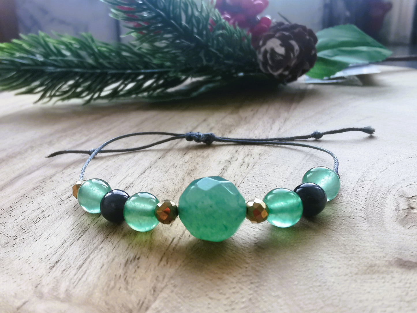 💚 Bransoletka na sznurku z awenturynu i kociego oka