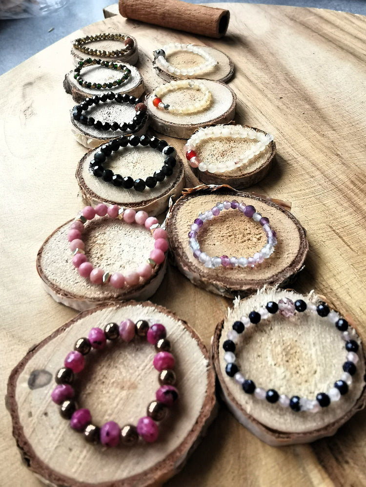 • Pierścionki z kamieni naturalnych •