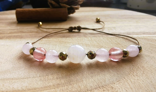 ✨ Miłość. Spokój. Światło na sznurku