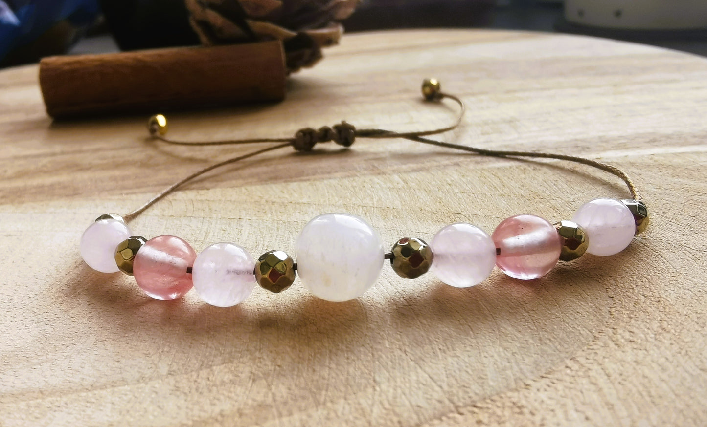 ✨ Miłość. Spokój. Światło na sznurku