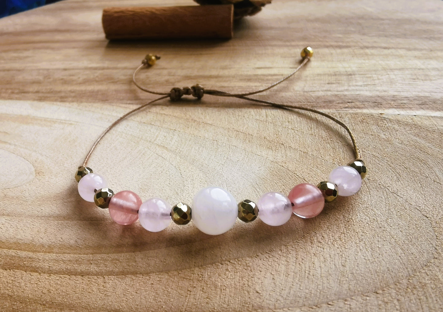 ✨ Miłość. Spokój. Światło na sznurku