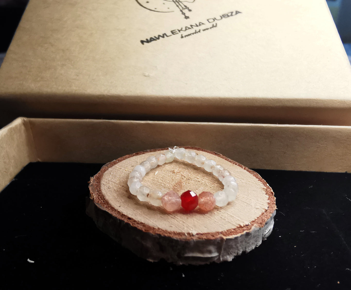 Pierścionek „Księżycowa Harmonia” – Jadeit • Kamień Księżycowy • Karneol