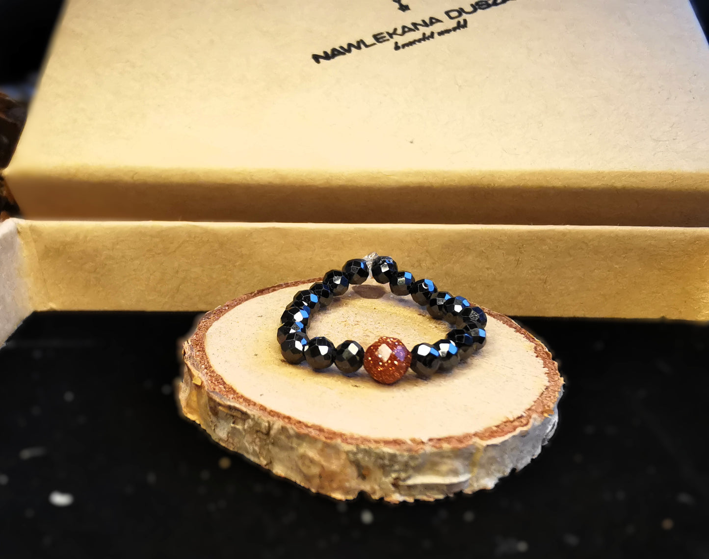 Pierścionek „Złota Cyrkonia” – Cyrkonia • Piasek Pustyni