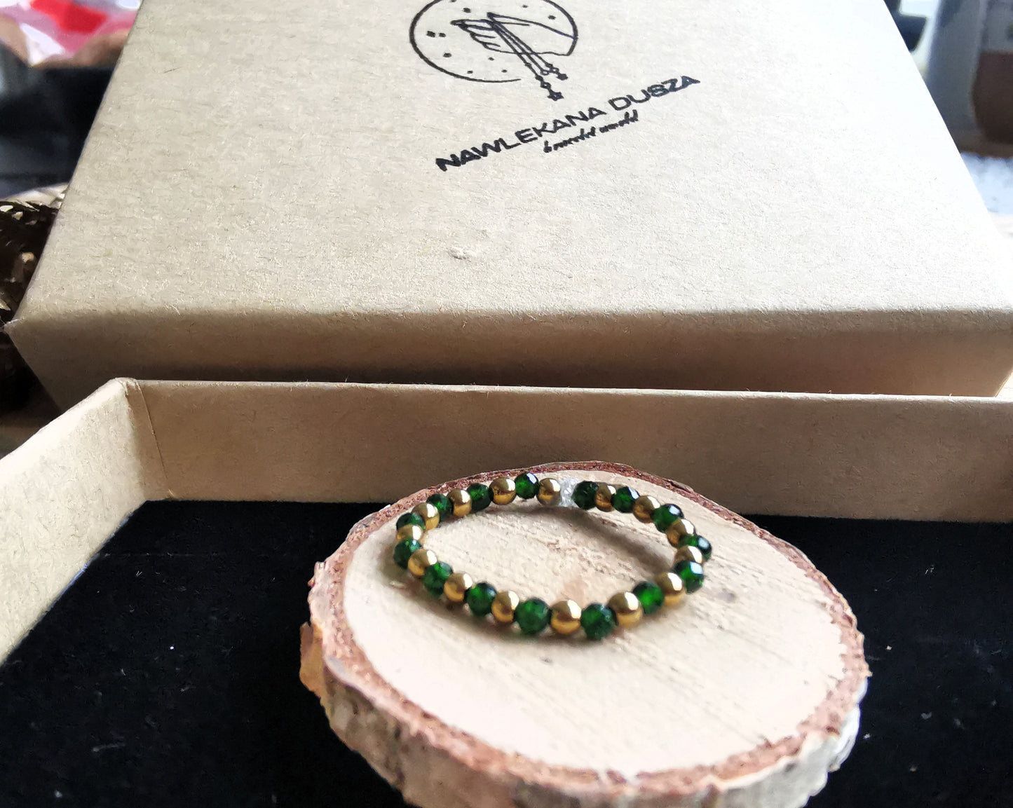 Pierścionek „Szmaragdowy Spokój” – Szmaragd Nilu • Hematyt