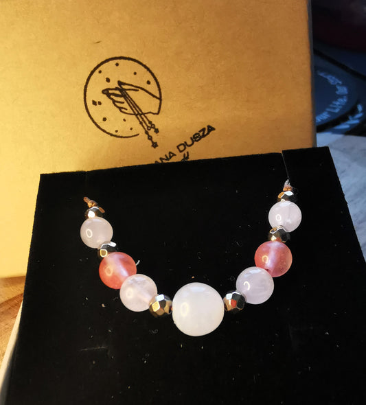 ✨ Miłość. Spokój. Światło na sznurku