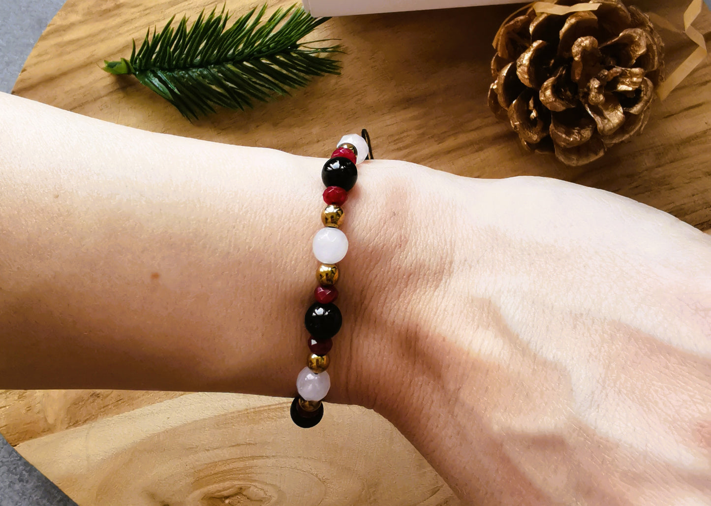 ♑ Bransoletka damska na sznurku – Koziorożec