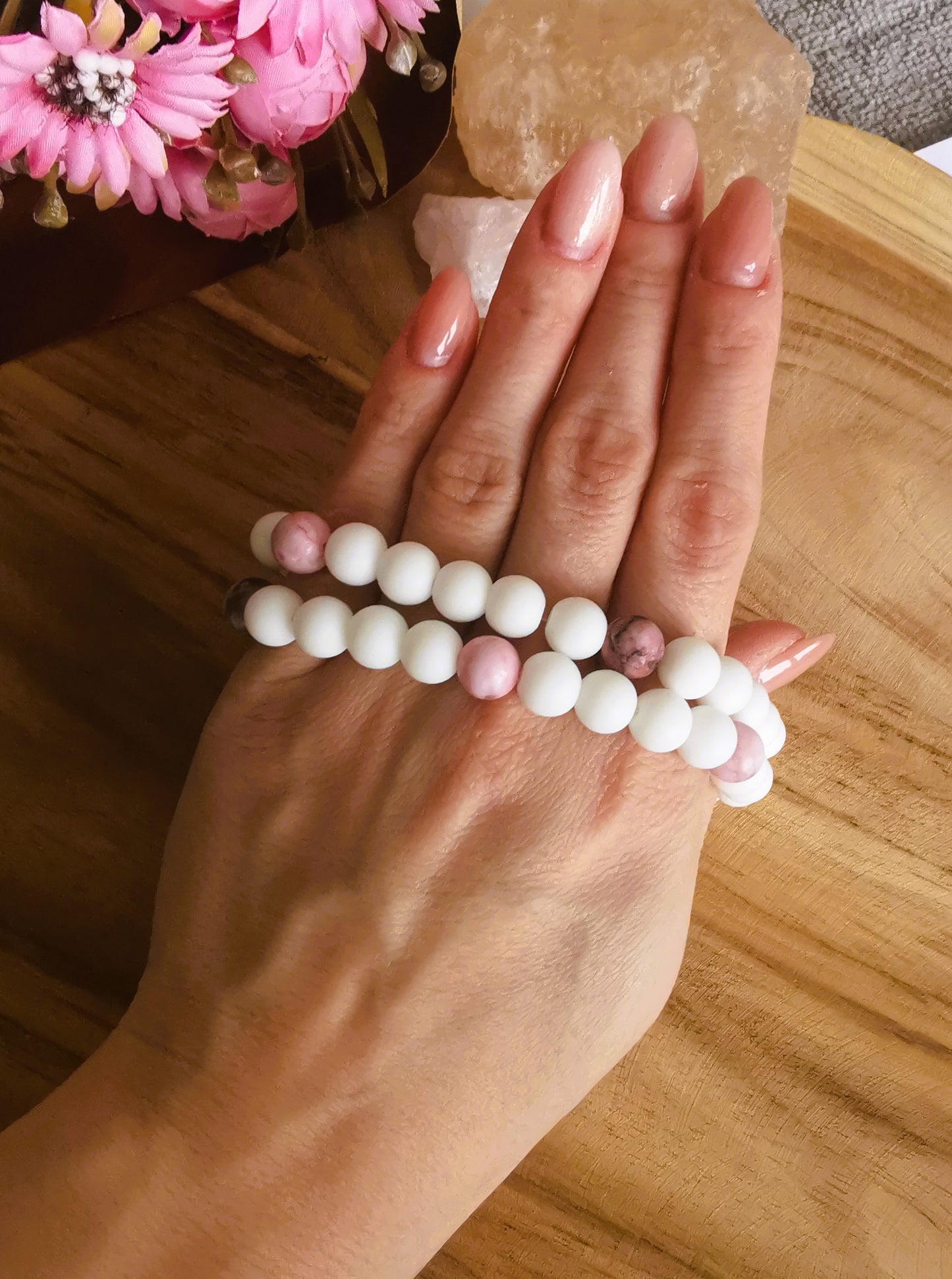 Bransoletka „Czułość”  różowy & biały howlit